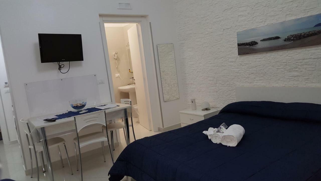 サレルノ Al Porticciolo Bed & Breakfast エクステリア 写真