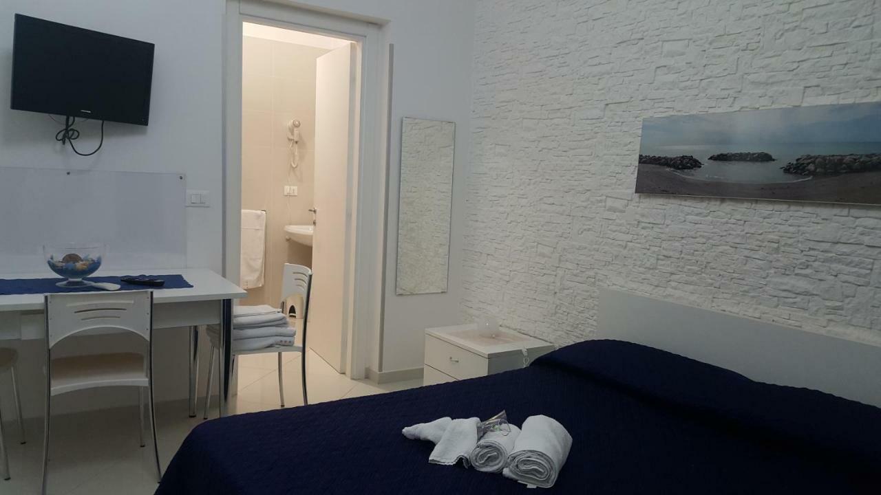サレルノ Al Porticciolo Bed & Breakfast エクステリア 写真