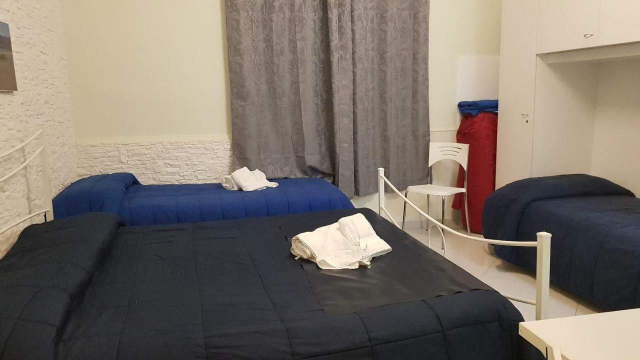 サレルノ Al Porticciolo Bed & Breakfast エクステリア 写真