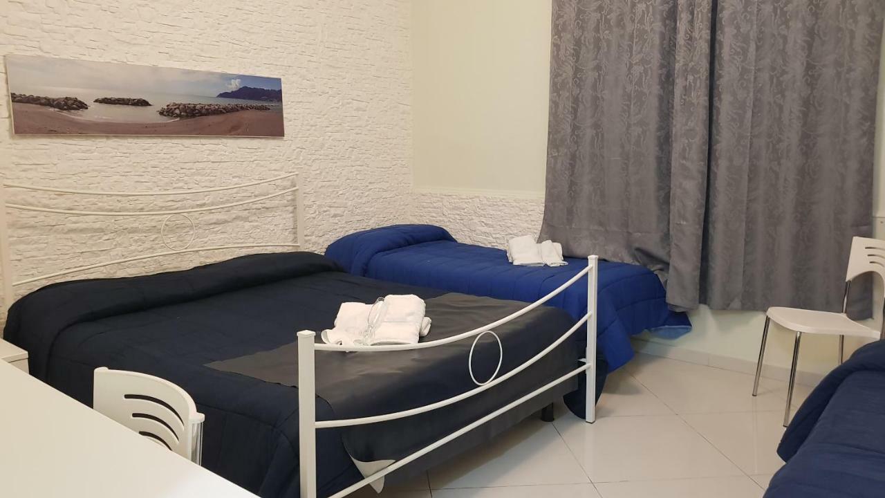 サレルノ Al Porticciolo Bed & Breakfast エクステリア 写真