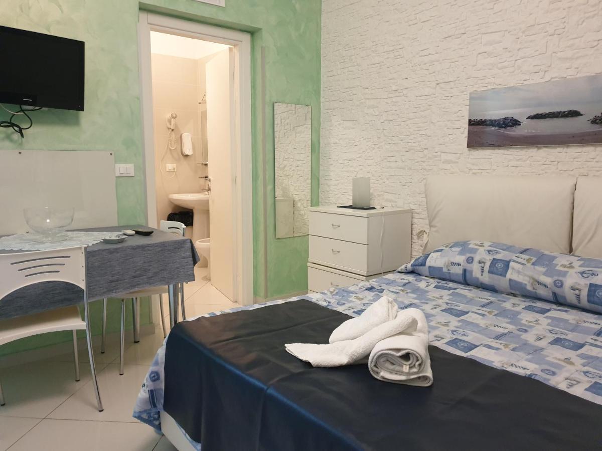 サレルノ Al Porticciolo Bed & Breakfast エクステリア 写真