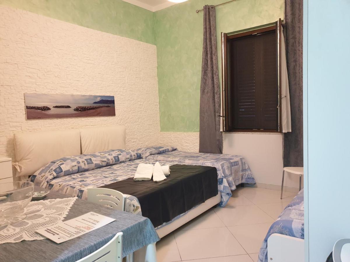 サレルノ Al Porticciolo Bed & Breakfast エクステリア 写真