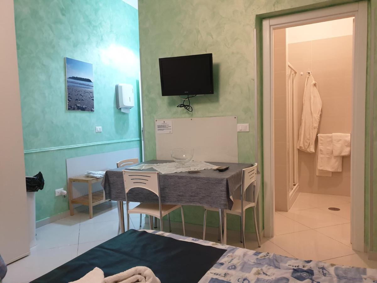 サレルノ Al Porticciolo Bed & Breakfast エクステリア 写真